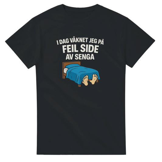 Feil Side Av Senga -Morsom Tekstprint - Norsk design