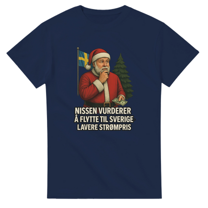 Nissen flytter til Sverige -Morsom Tekstprint - Norsk design