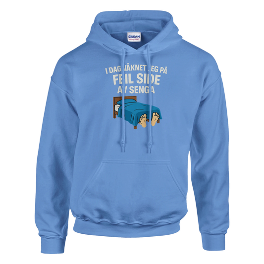 Feil Side Av Senga -Morsom Tekstprint - Norsk design